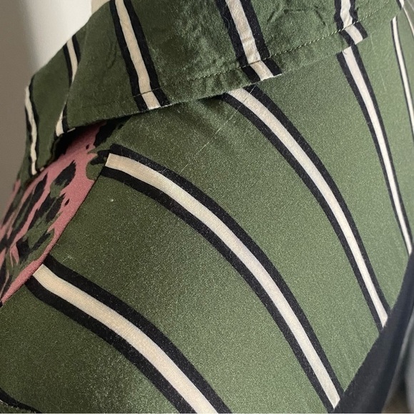 Anthropologie Tiny Dulcie Cheetah Stripe Solid V-neck Buttondown, size Small - Picture 15 of 16